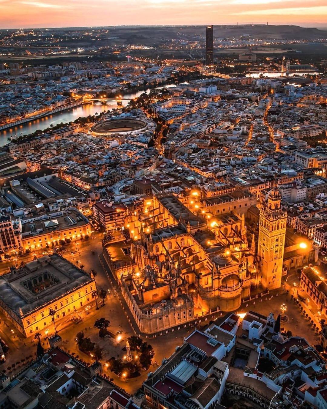 Soleado, Familiar, Alegre Y Tranquilo A Un Paseo De La Catedral Sevilla
